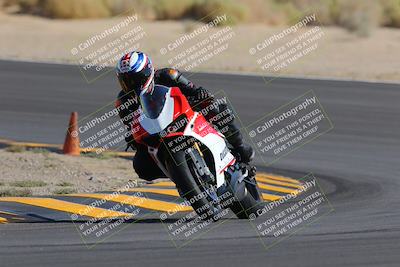 media/Oct-08-2022-SoCal Trackdays (Sat) [[1fc3beec89]]/Turn 10 (945am)/